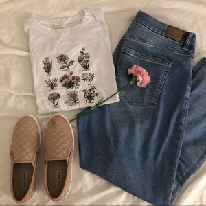 flowers graphic tee